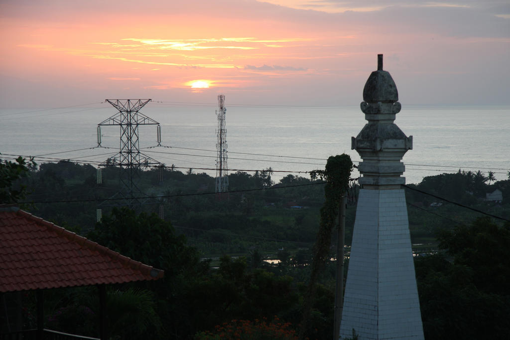 Puri Tugu Belanda Hotel Lovina  Bagian luar foto