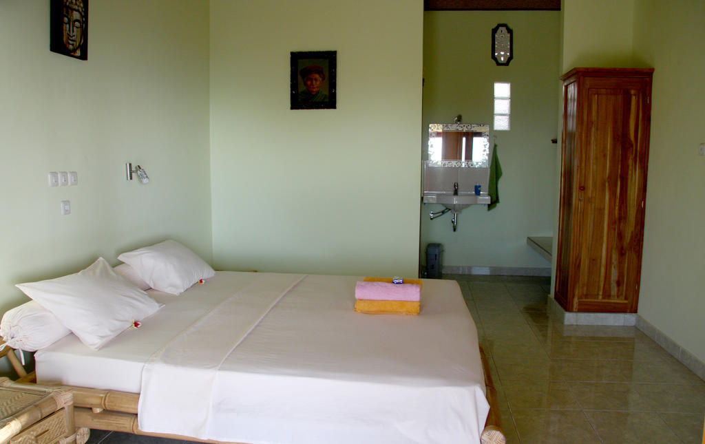 Puri Tugu Belanda Hotel Lovina  Ruang foto